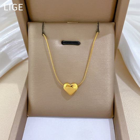 Collar Minimalista de Cadena de Serpiente de Acero de Titanio en Forma de Corazón con Baño de Oro para Mujeres y Hombres