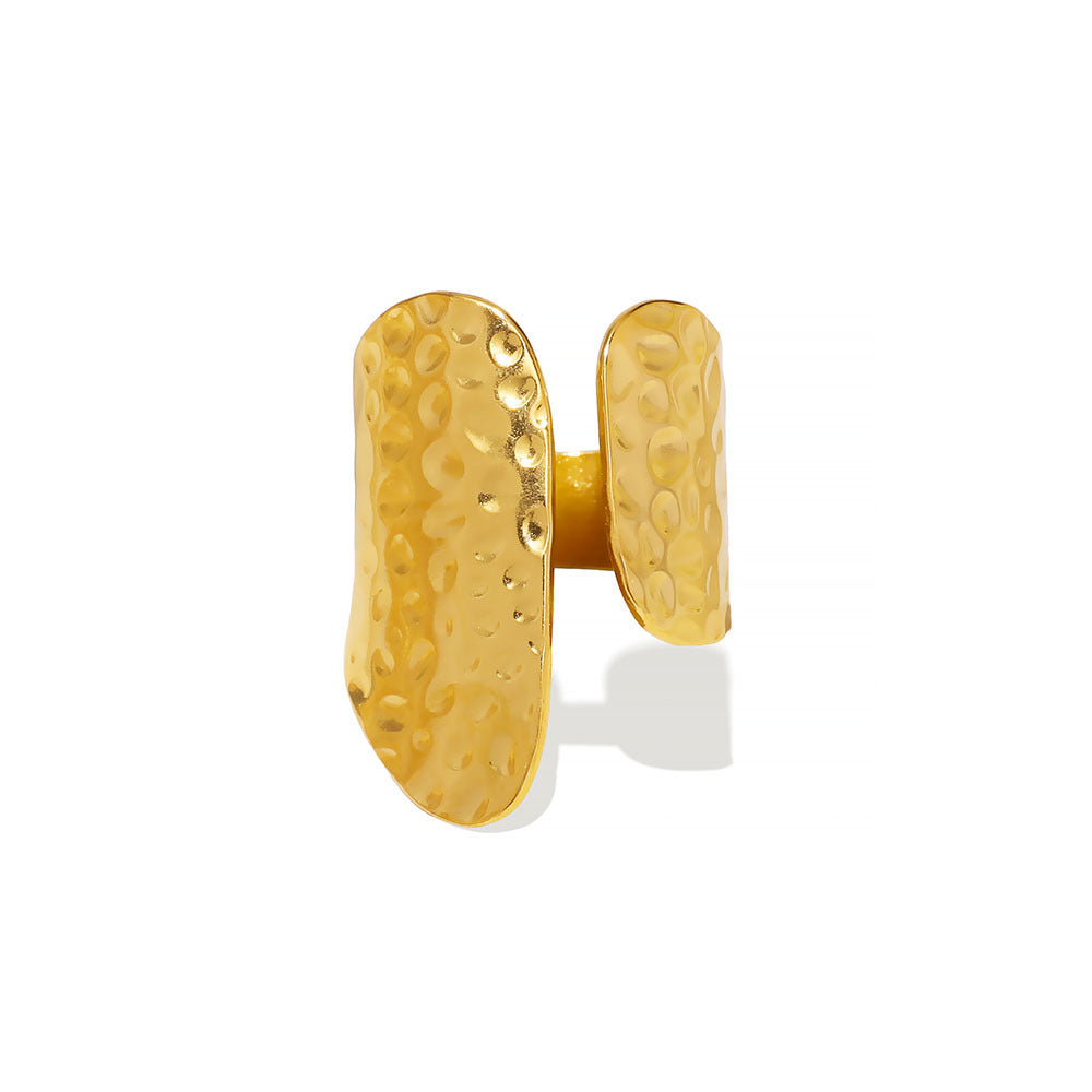 Geometric Oval Hammered Stainless Steel Ring with 18K Gold Plating for Unisex Wear