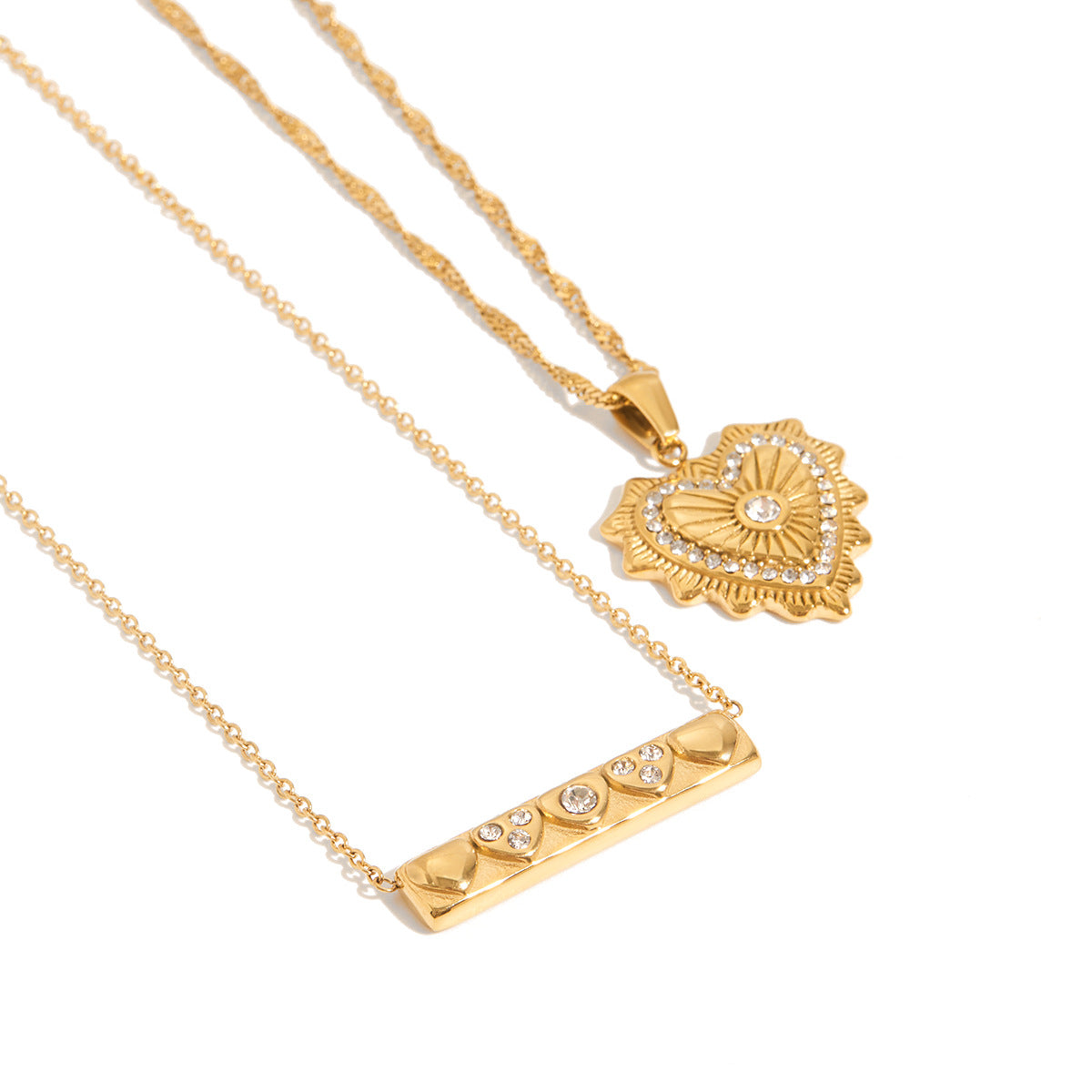 Collana in Acciaio al Titanio Placcato a Cuore Minimalista da Donna con Delicata Catena a Serpente e Lussuoso Accento per Clavicole