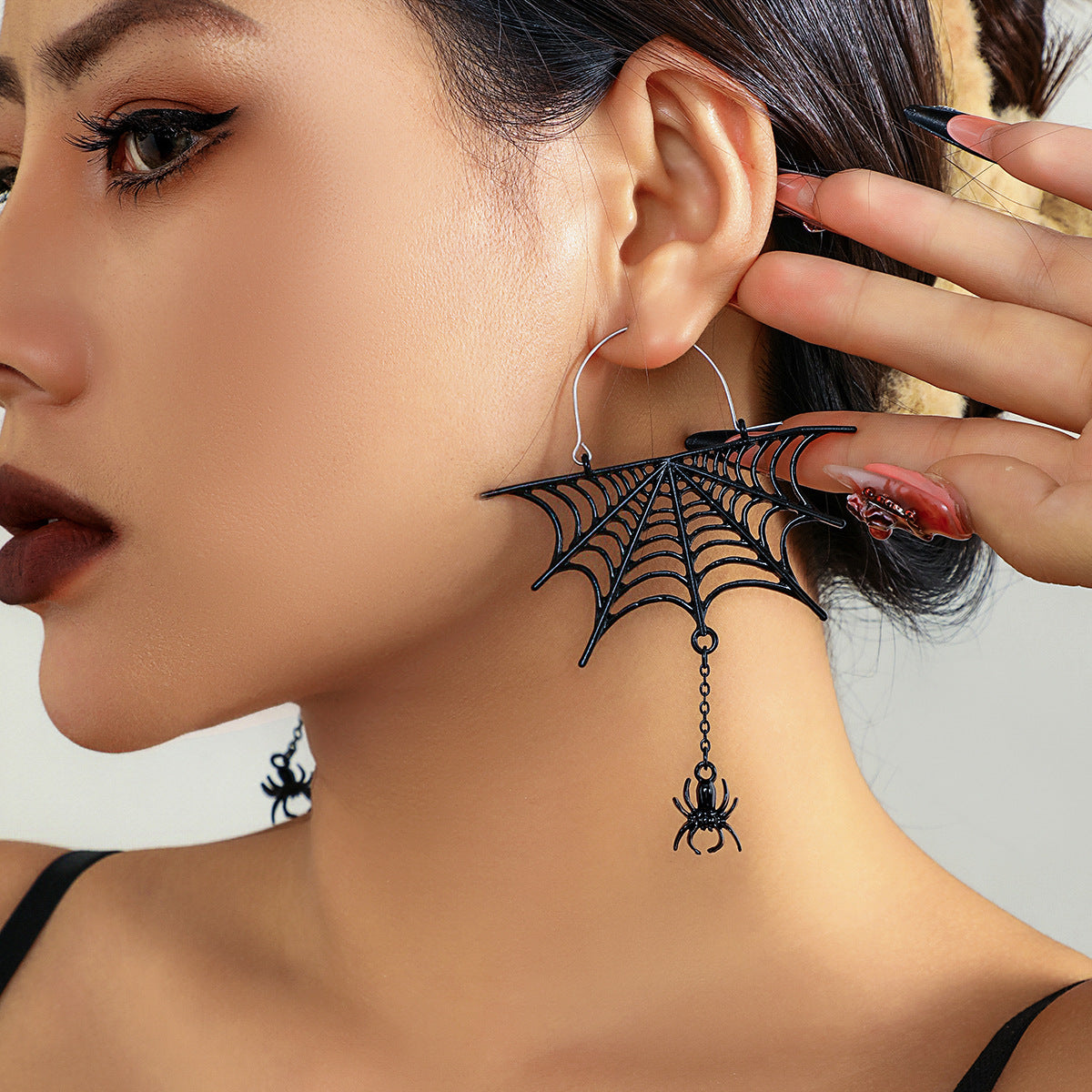 Halloween Edgy Spiderweb Tassel Stud Earrings for Women Alloy Metal Electroplated Hollow Dark Style