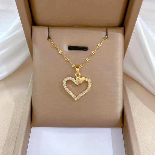 Collar con colgante de corazón de acero de titanio de lujo para mujer con incrustaciones de diamantes de imitación, elegante cadena de clavícula para bodas, banquetes y ocasiones especiales