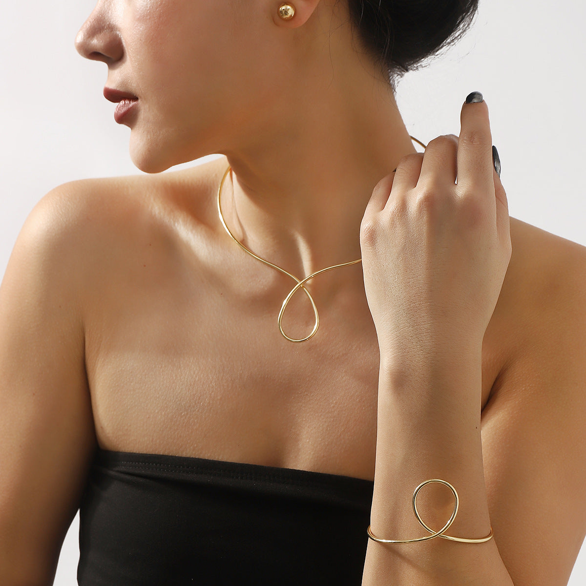 Set di bracciale girocollo e orecchini in metallo geometrico da donna con finitura galvanica, gioielli di moda minimalisti