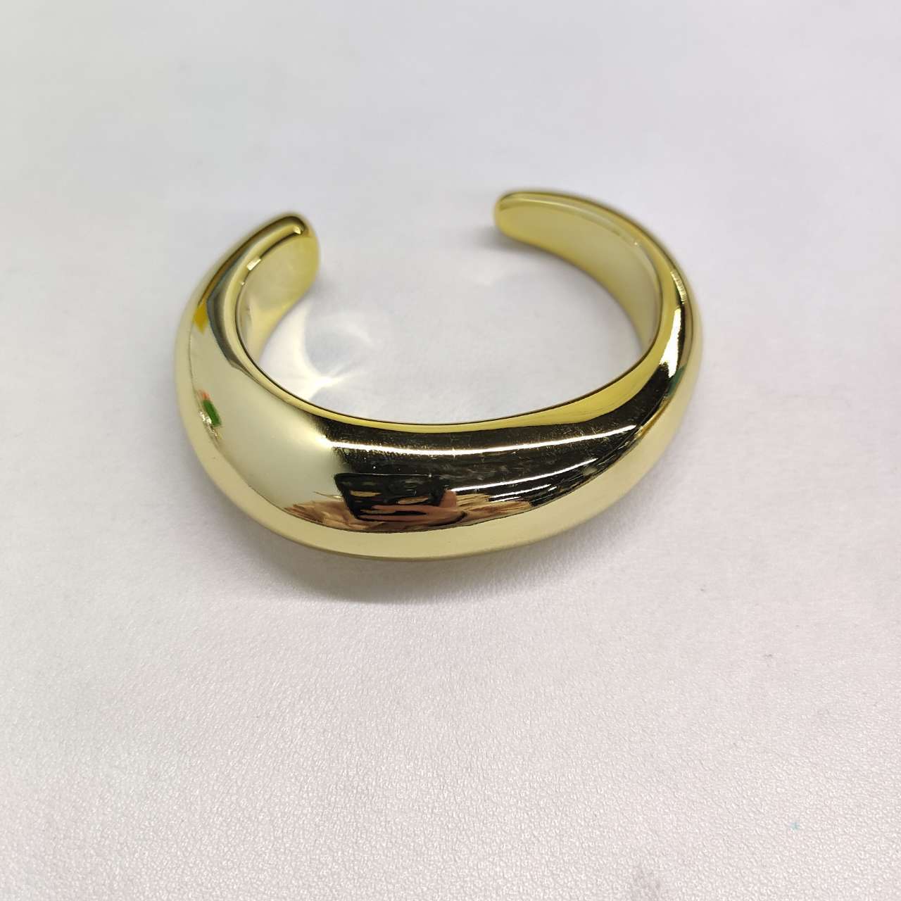 Bracciale in acrilico aperto a onda, design geometrico ovale, stile minimalista esagerato, alla moda, leggero, lussuoso, gioiello da mano