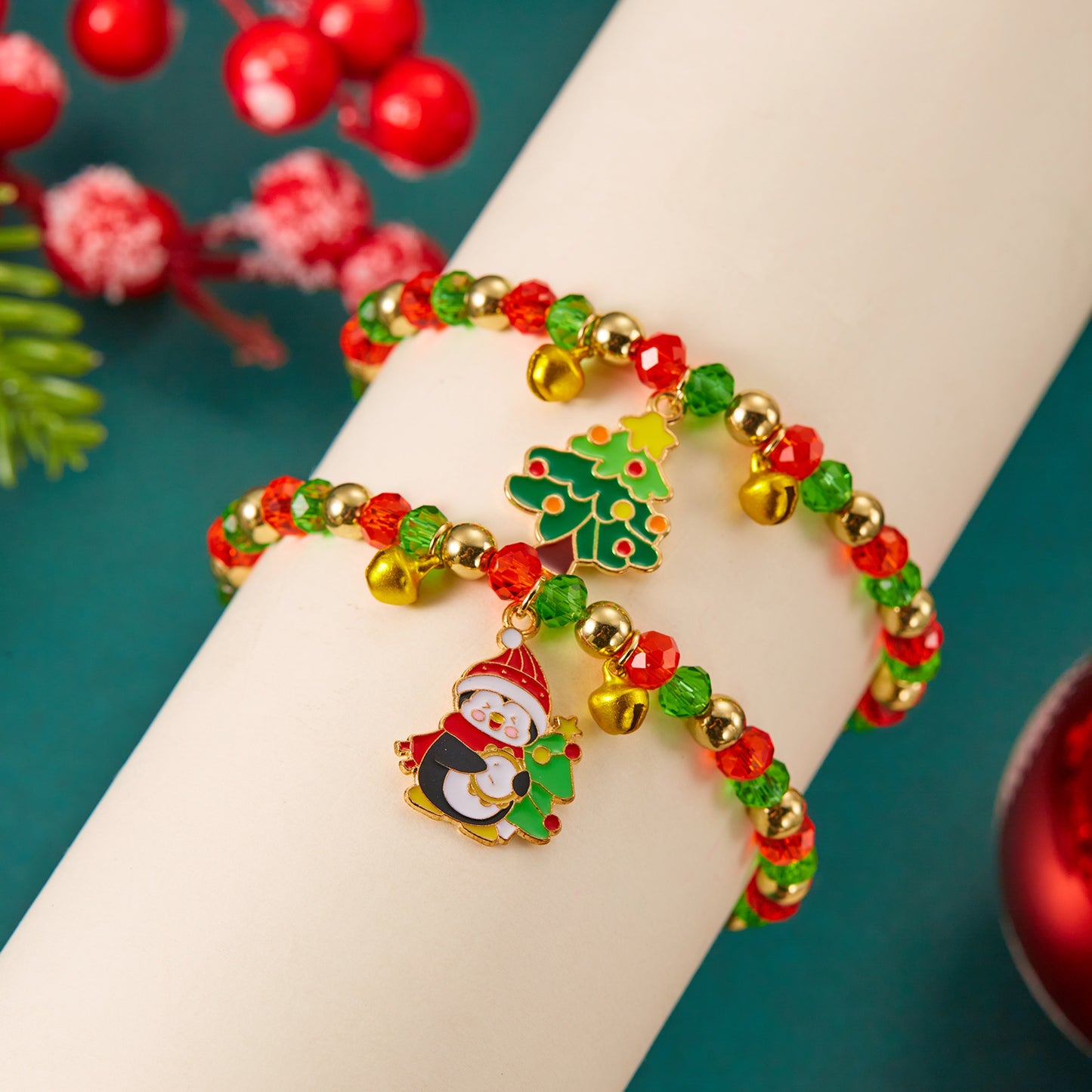 Pulsera de moda de Papá Noel y árbol de Navidad para mujer con cuentas de cristal rojas y verdes en cadena de aleación