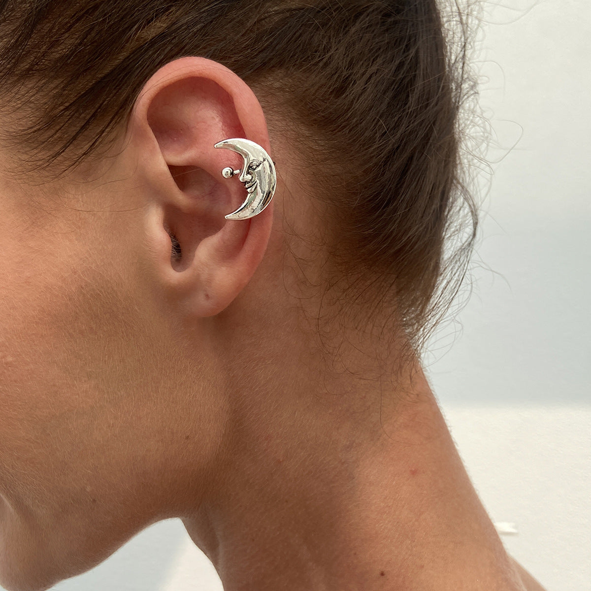 Minimalist Floral Ocean-Inspired Ear Cuff for Women Made of Alloy with Plated Finish No-Piercing Scallop Star Moon Design