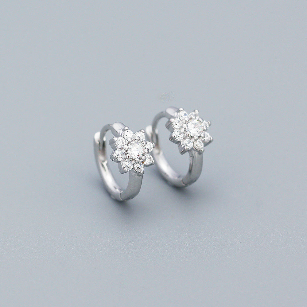 Minimalist Floral Silver Stud Earrings with Rhinestone Inlay for Women S925 Sterling Silver Daisy Design Lightweight Luxury Ear Jewelry