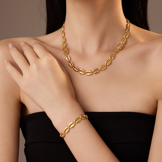 Fashionable Minimalist Vintage Oval Hollow Stainless Steel Plated 18K Gold Necklace