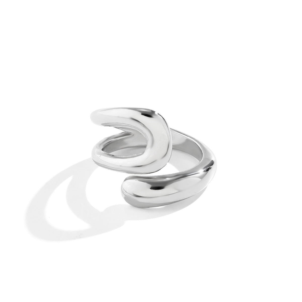 Anillo abierto geométrico dulce y atrevido para mujer de aleación con acabado chapado