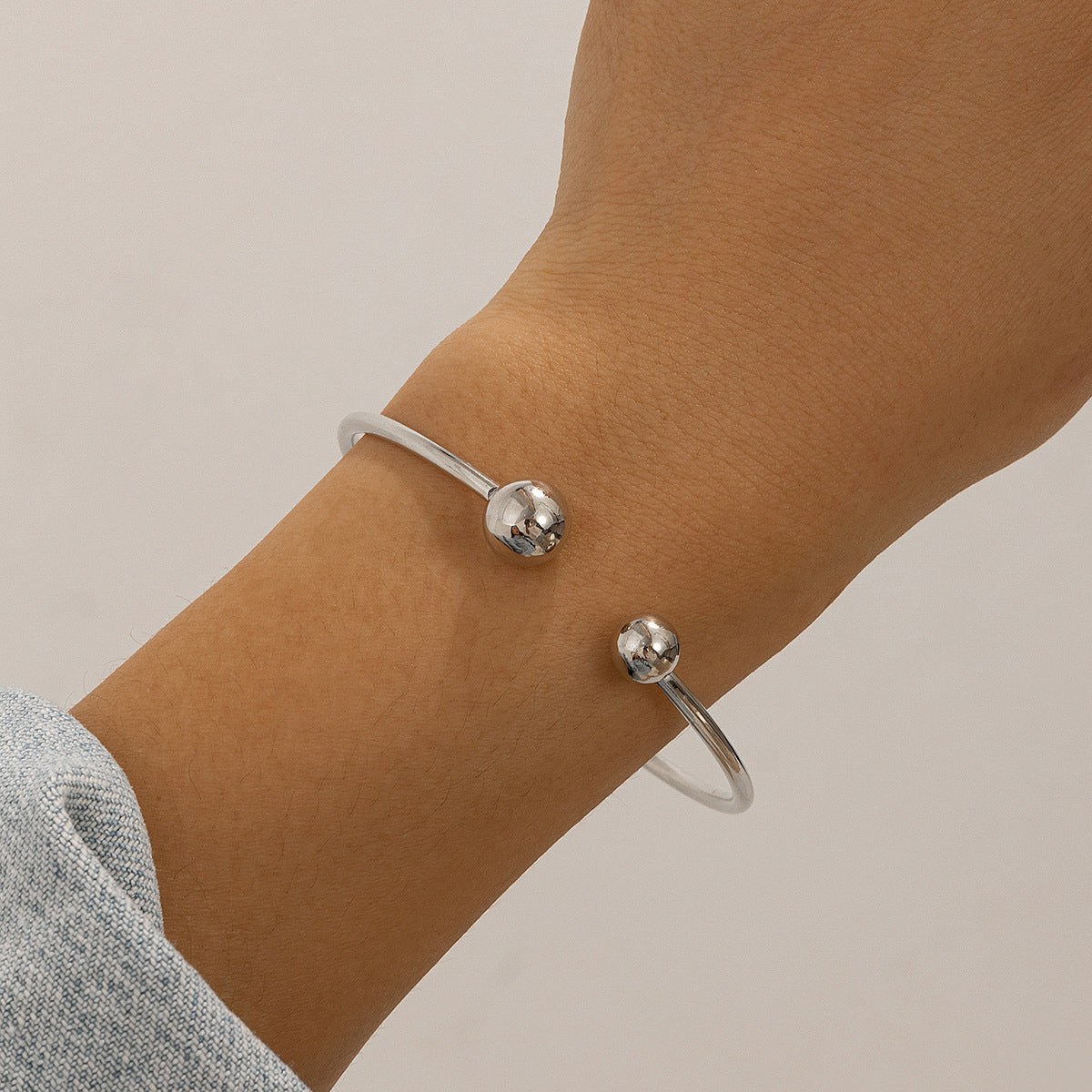 Minimalist Double Layer Hollow Knot Open Cuff Bracelet Geometric Line Design Gold Plated Alloy Jewelry for Women