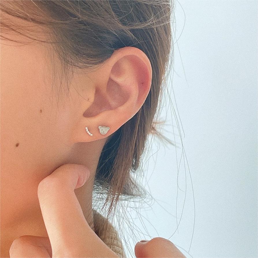 Pendientes de rosca minimalistas con forma de oso de plata de ley 925 para mujer con detalle geométrico