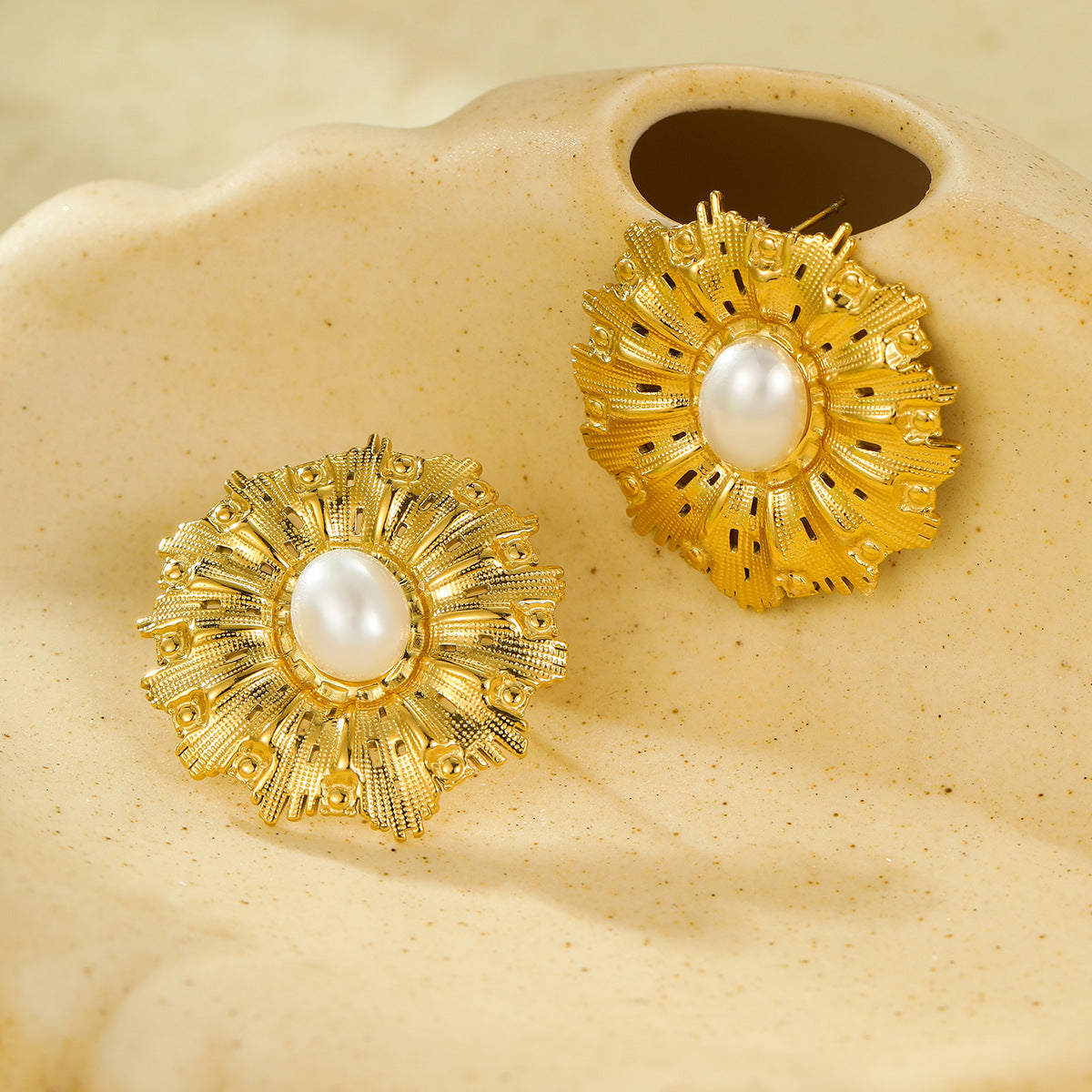 Aretes de Acero Inoxidable con Diseño de Flor Irregular Estilo Vintage, con Incrustaciones de Perlas, para Mujer
