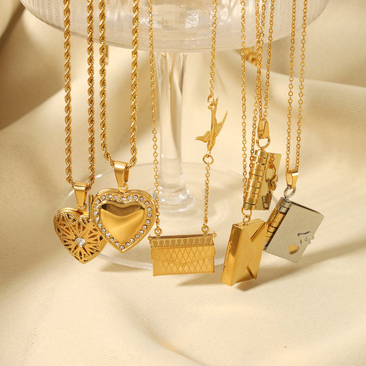 Collana minimalista a forma di libro da donna con catena in acciaio inossidabile e chiusura a cuore in acciaio al titanio placcato in oro 18 carati