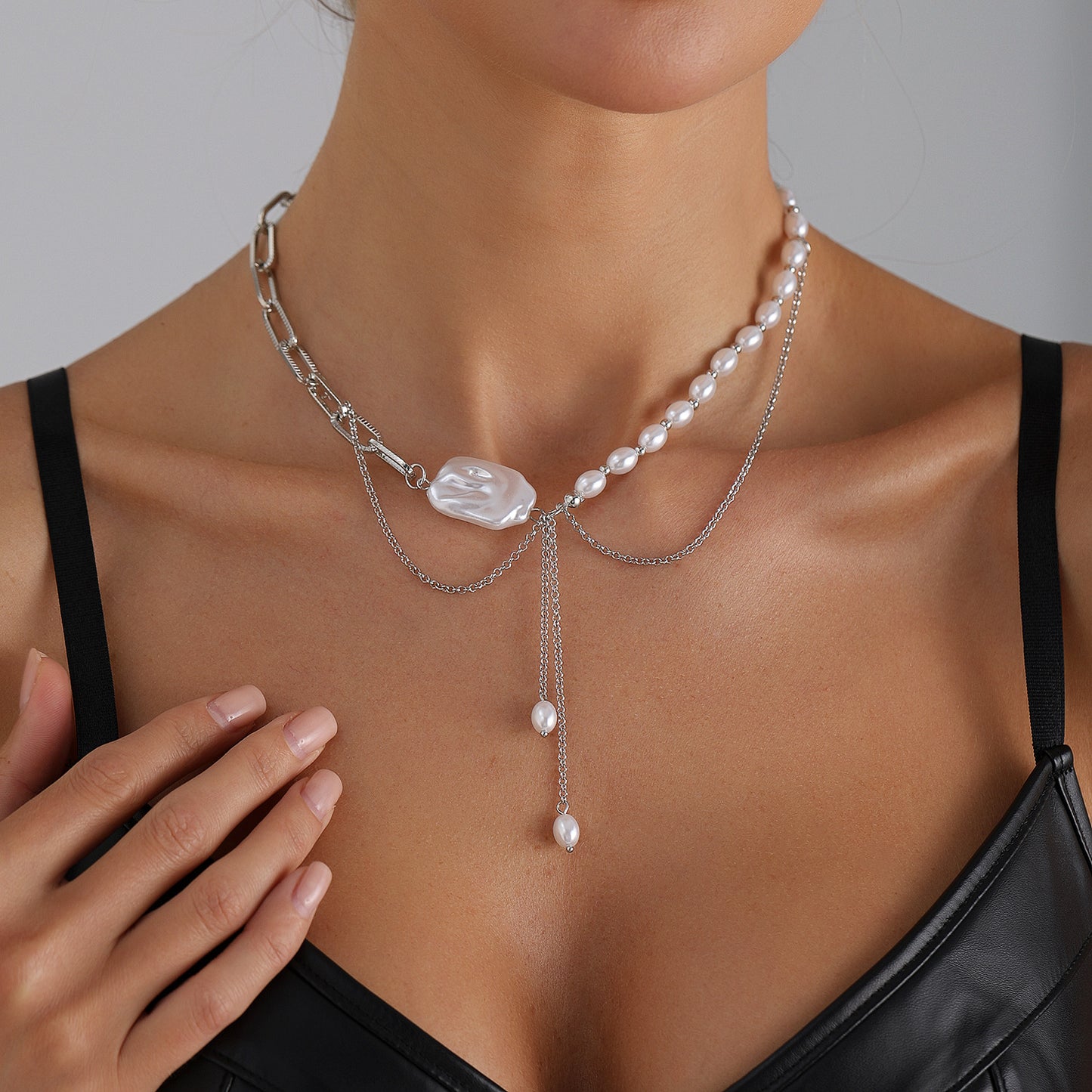 Elegant Geometric Alloy Tassel Necklace with Pearl Accents for Women
