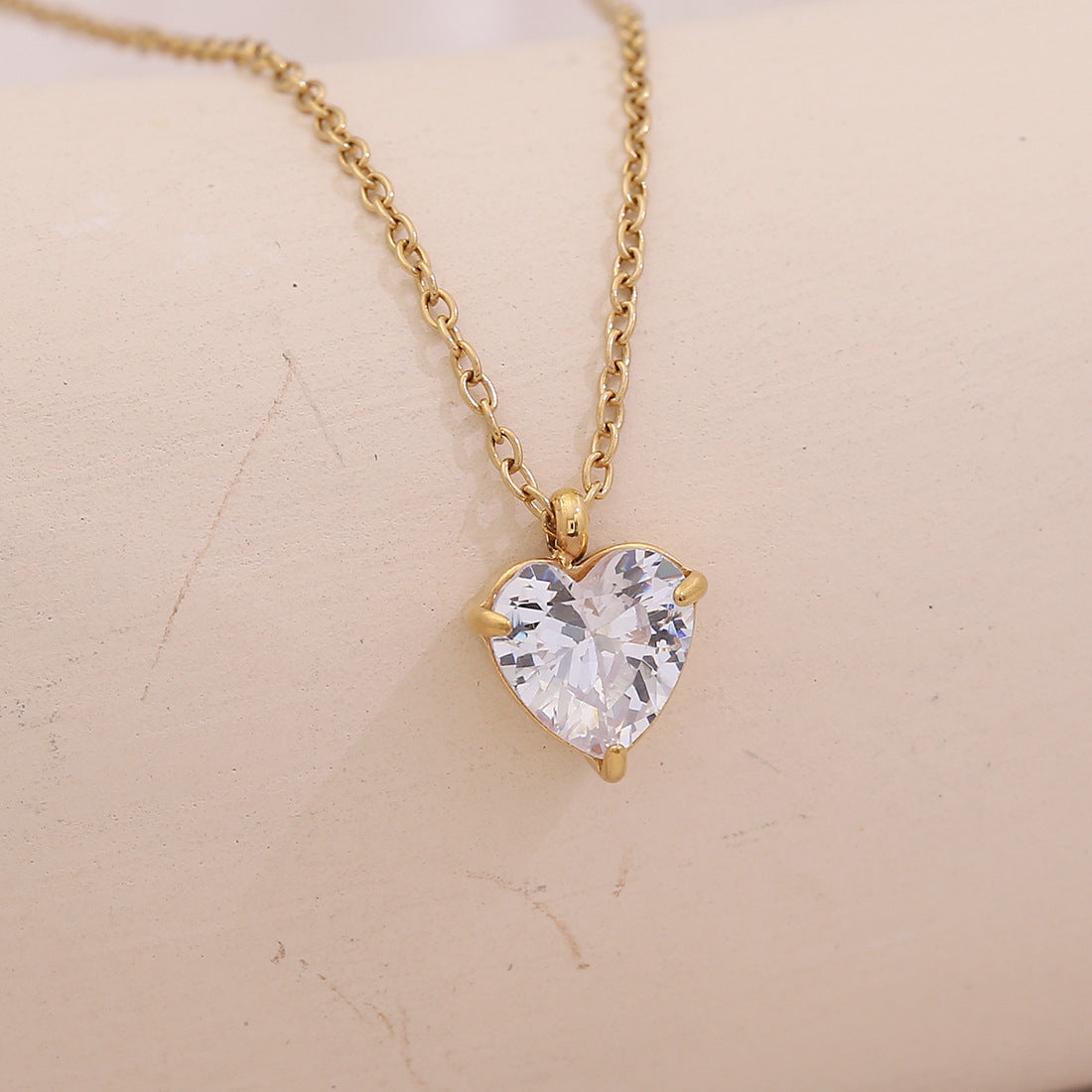 Collana con ciondolo a forma di cuore in acciaio inossidabile da donna, stile OL alla moda