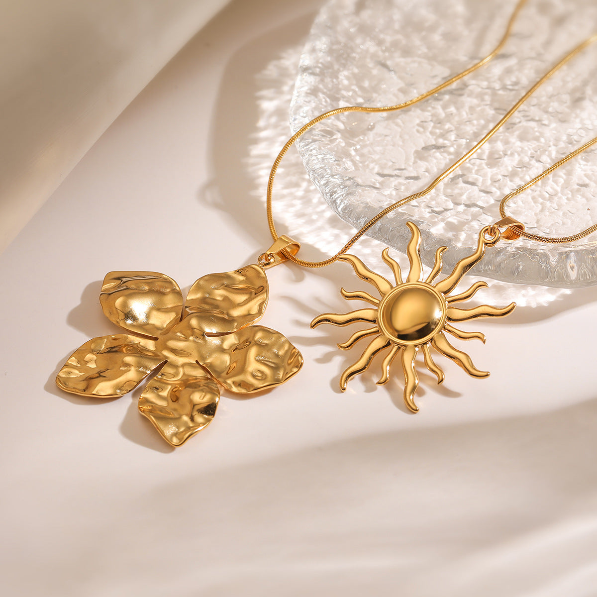 Minimalist Sunflower Pendant Necklace for Women in Titanium Steel with Gold Plating Geometric Irregular Design