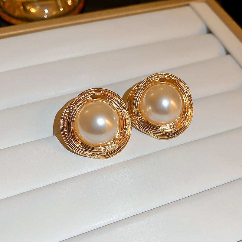 Orecchini a perno con fantasia floreale geometrica vintage da donna in rame con finitura placcata, orecchini a lobo eleganti e minimalisti