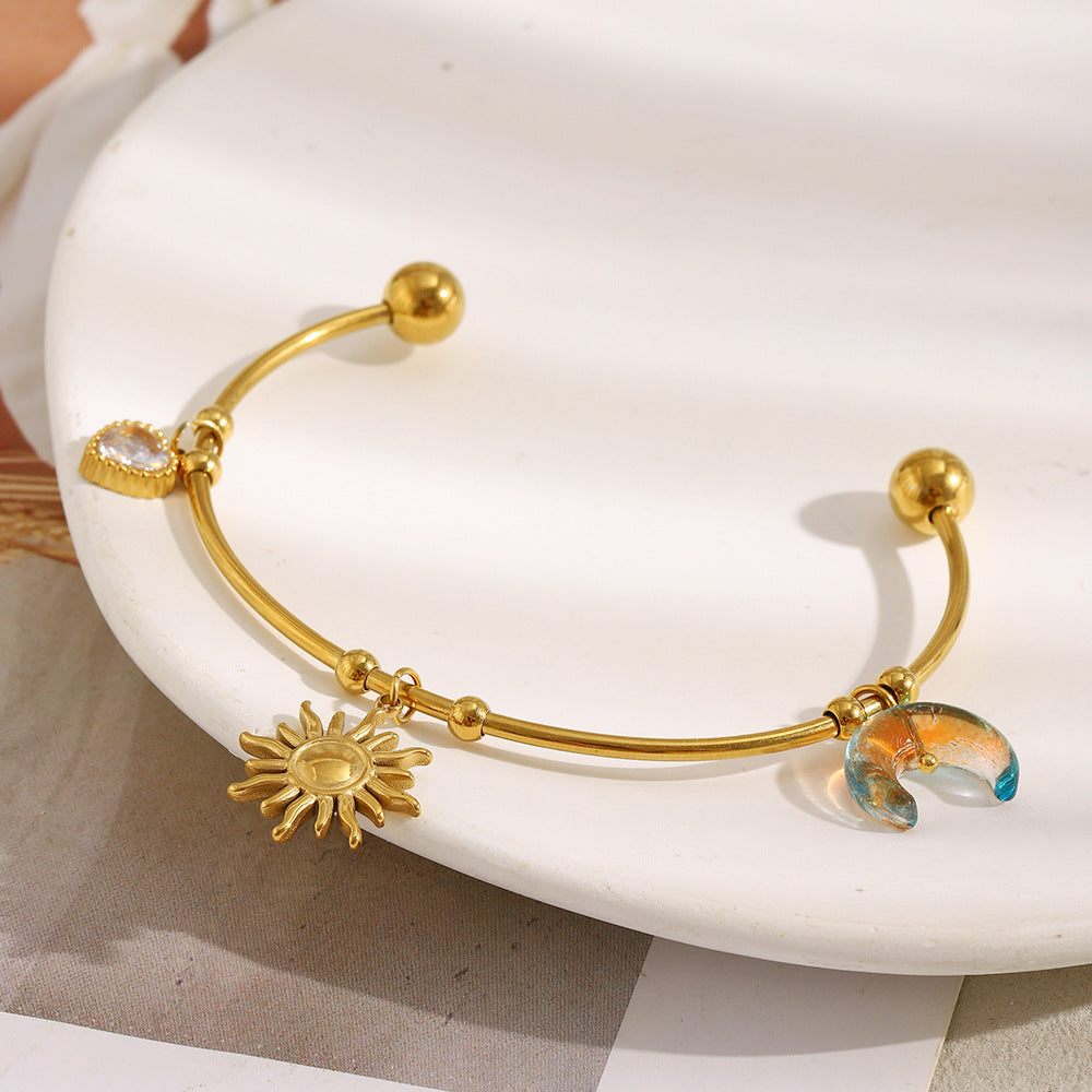 Pulsera de mujer con diseño geométrico de acero inoxidable chapado en oro de 18 quilates con cuentas de sol y luna y forma de C, a la moda