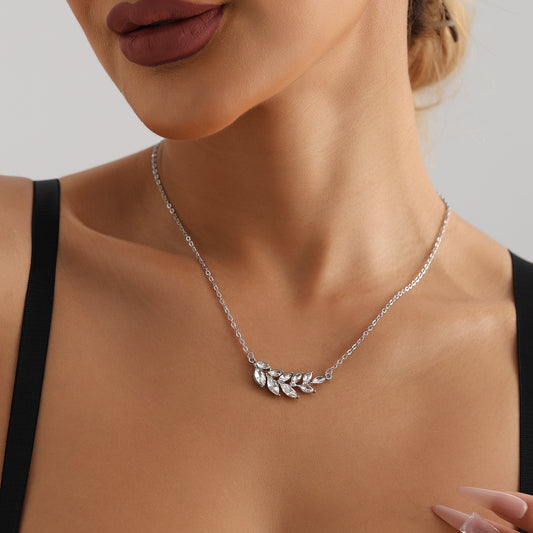 Collar minimalista de rama de olivo con detalles de diamantes de imitación en metal chapado para mujer