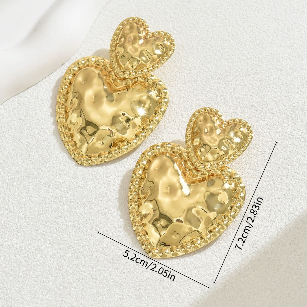 Orecchini a perno con cuore geometrico rugoso di lusso leggero in lega di zinco placcata oro 18K, gioielli alla moda da donna