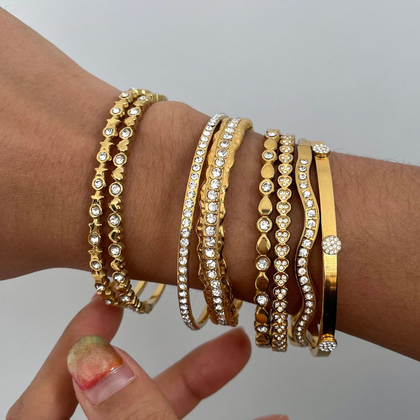 Bracciale di lusso in acciaio inossidabile con strass intarsiati a forma di cuore, braccialetto placcato ipoallergenico da donna