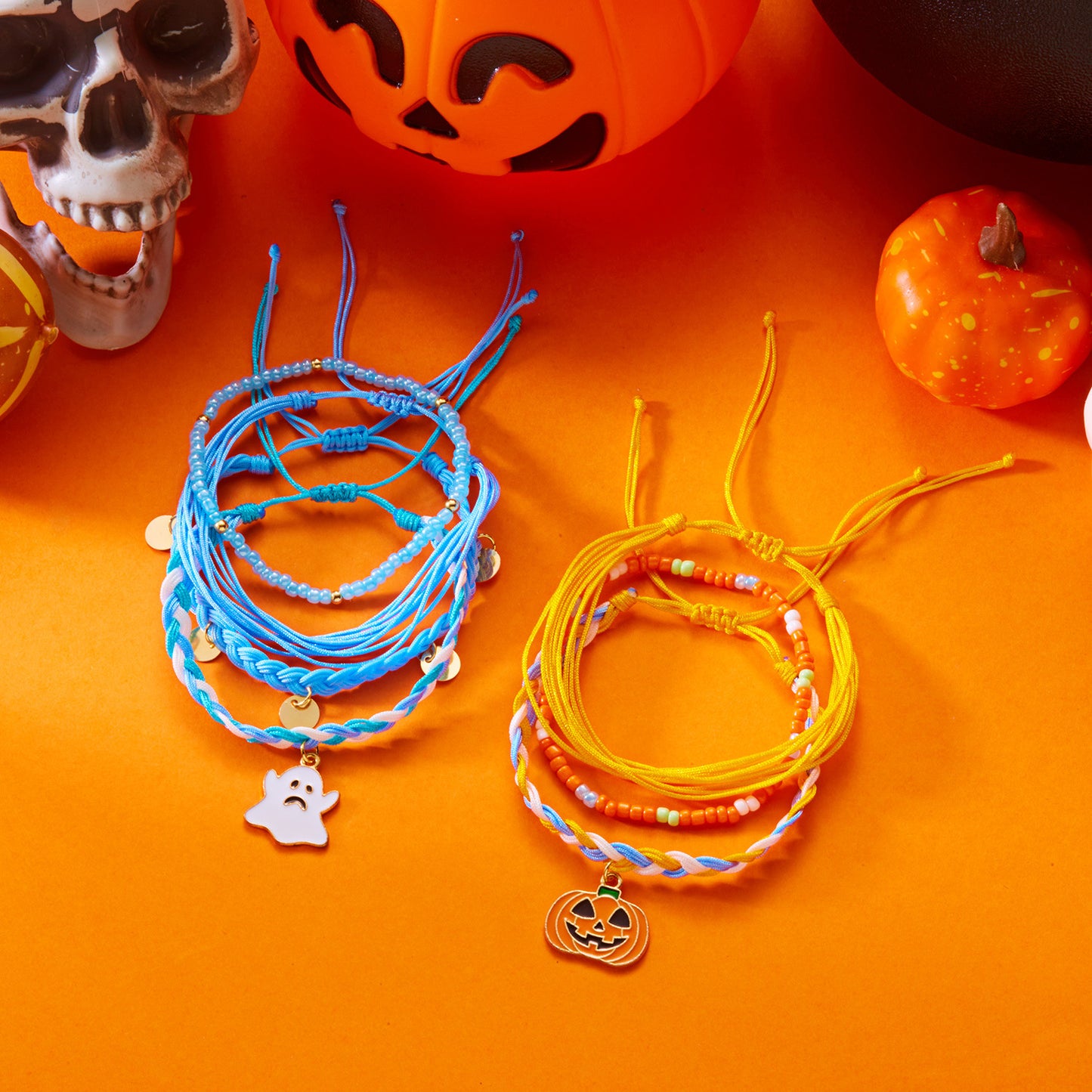 Set di braccialetti fatti a mano con perline a tema Halloween, con ciondoli a forma di zucca e fantasma su cordino cerato e catena in lega per donne
