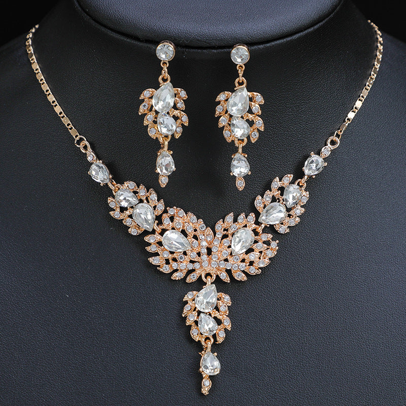 Ethnic Style Floral Pendant Necklace and Earrings Set in Alloy with Plated Finish for Women