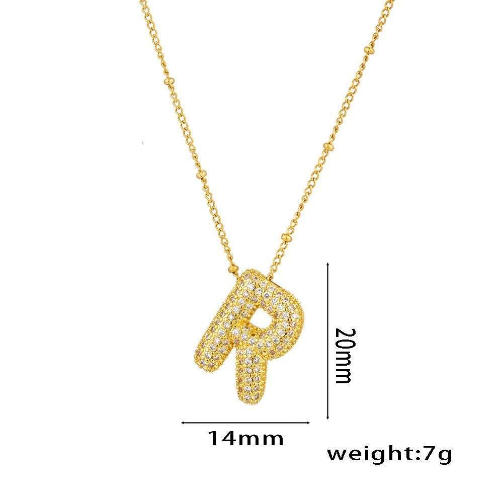 Collana da Donna con Ciondolo a Lettera, Design Geometrico Minimalista, in Ottone Placcato Oro con Zirconi Micro-Pavé