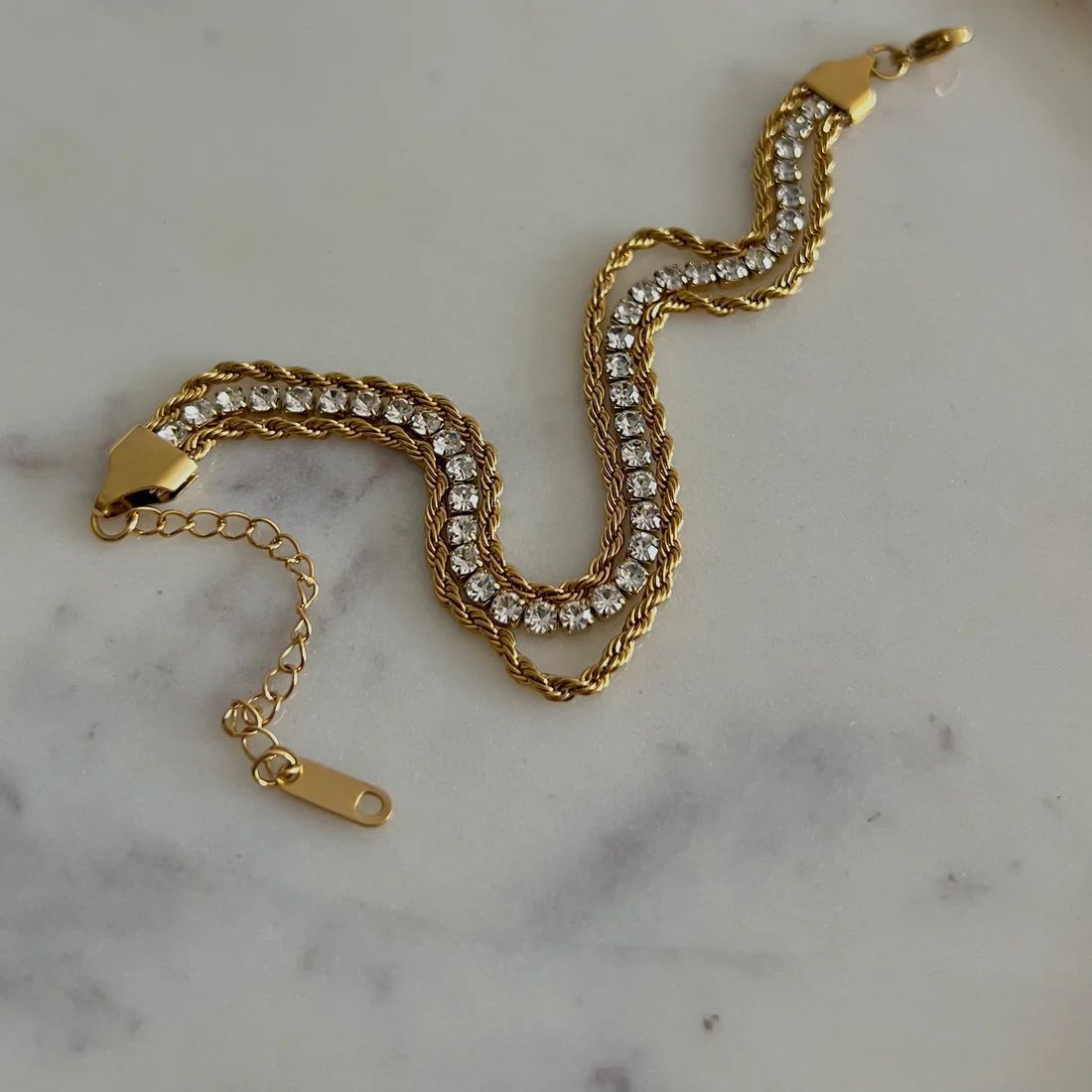 Bracciale da donna a catena con zirconi in acciaio al titanio placcato oro 18 carati, stile minimalista di lusso leggero