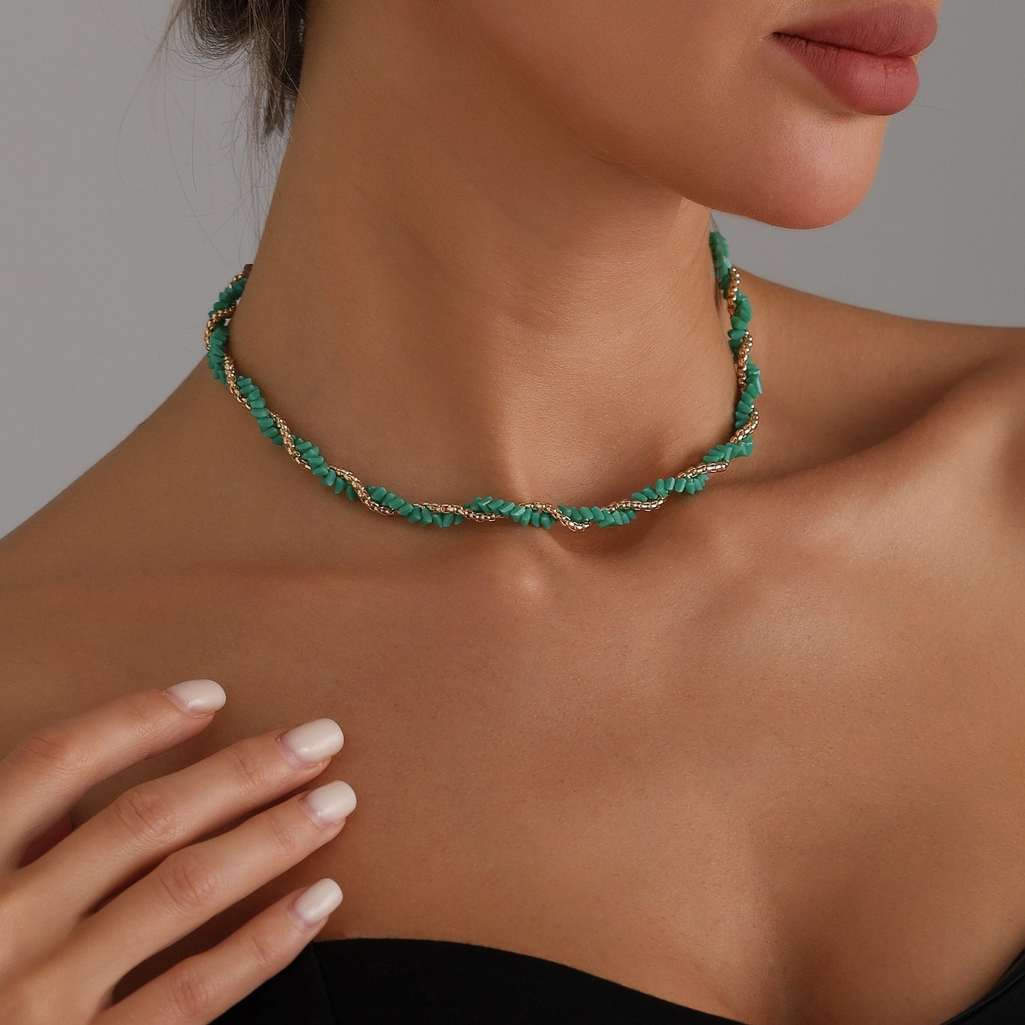 Geometric Pendant Necklace for Women with Gold-Plated Alloy Chain and Interlocking Design for Clavicle Styling