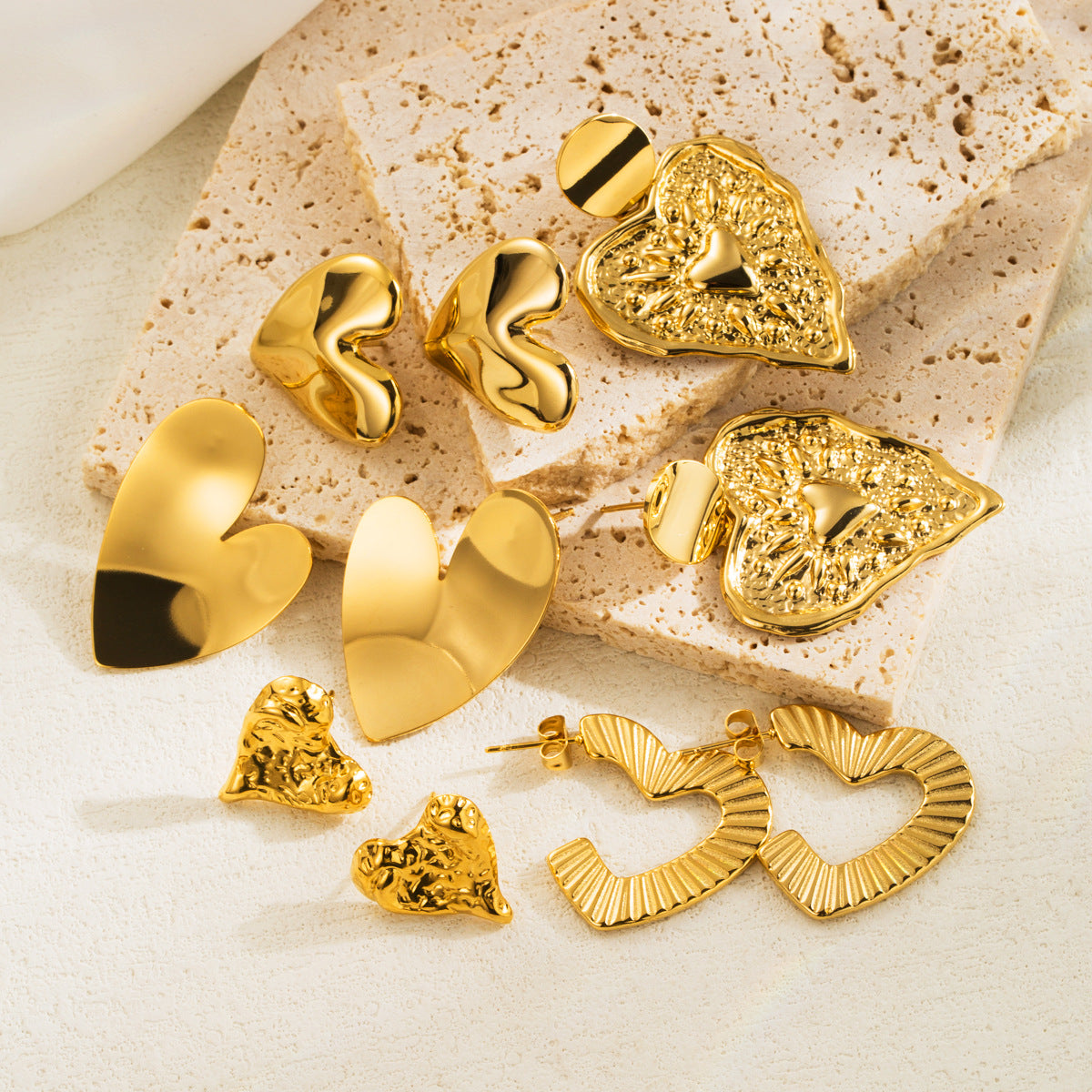 Collana placcata in acciaio inossidabile a forma di cuore, dolce e grintosa, da donna, con estetica minimalista e design a catenina sottile all'altezza della clavicola