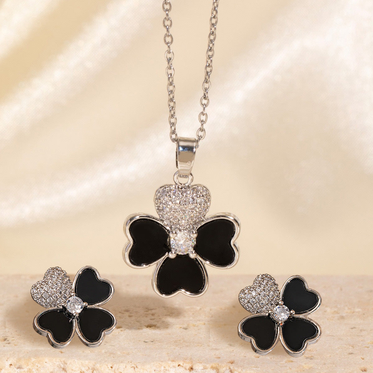 Elegant Minimalist Heart-Shaped Titanium Steel Necklace Set with Gold-Plated Copper Pendant and O-Chain