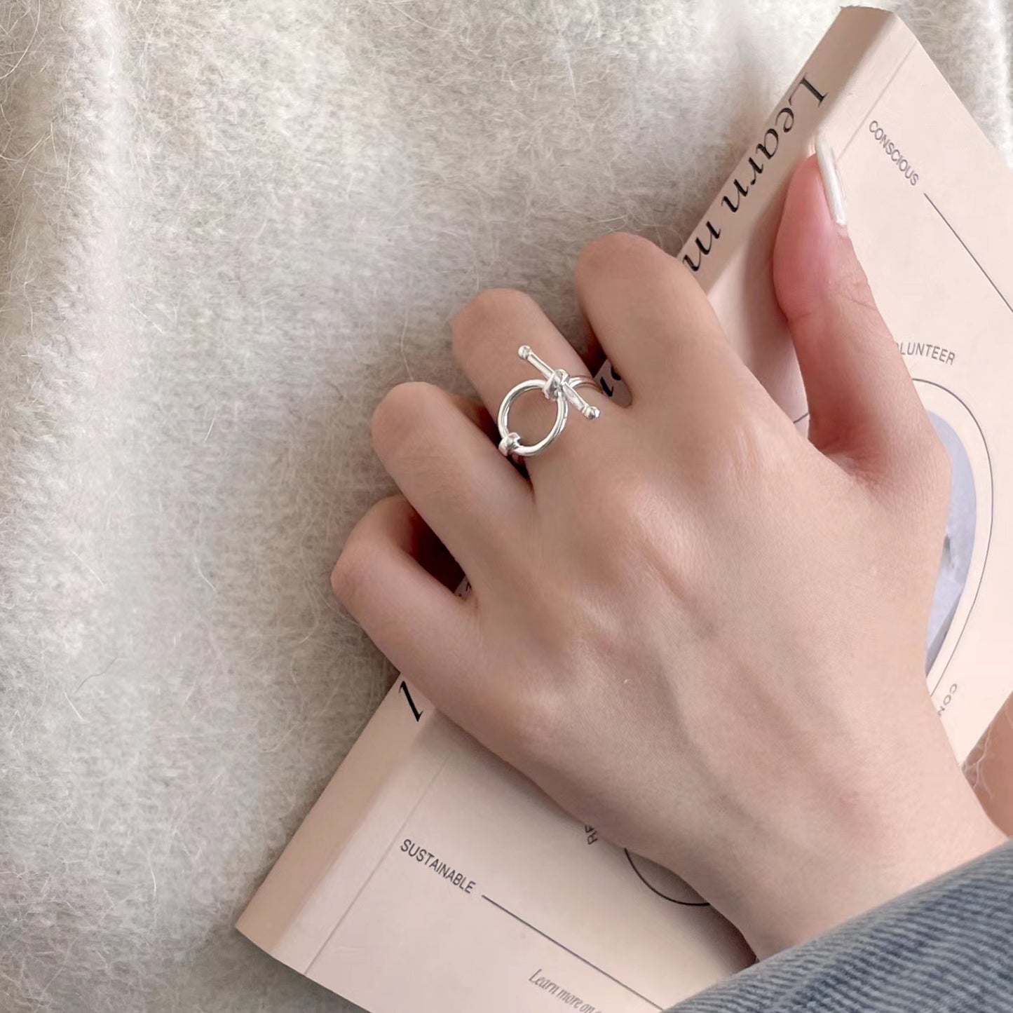 Anillo de nudo redondo geométrico de plata de ley 925 para mujer
