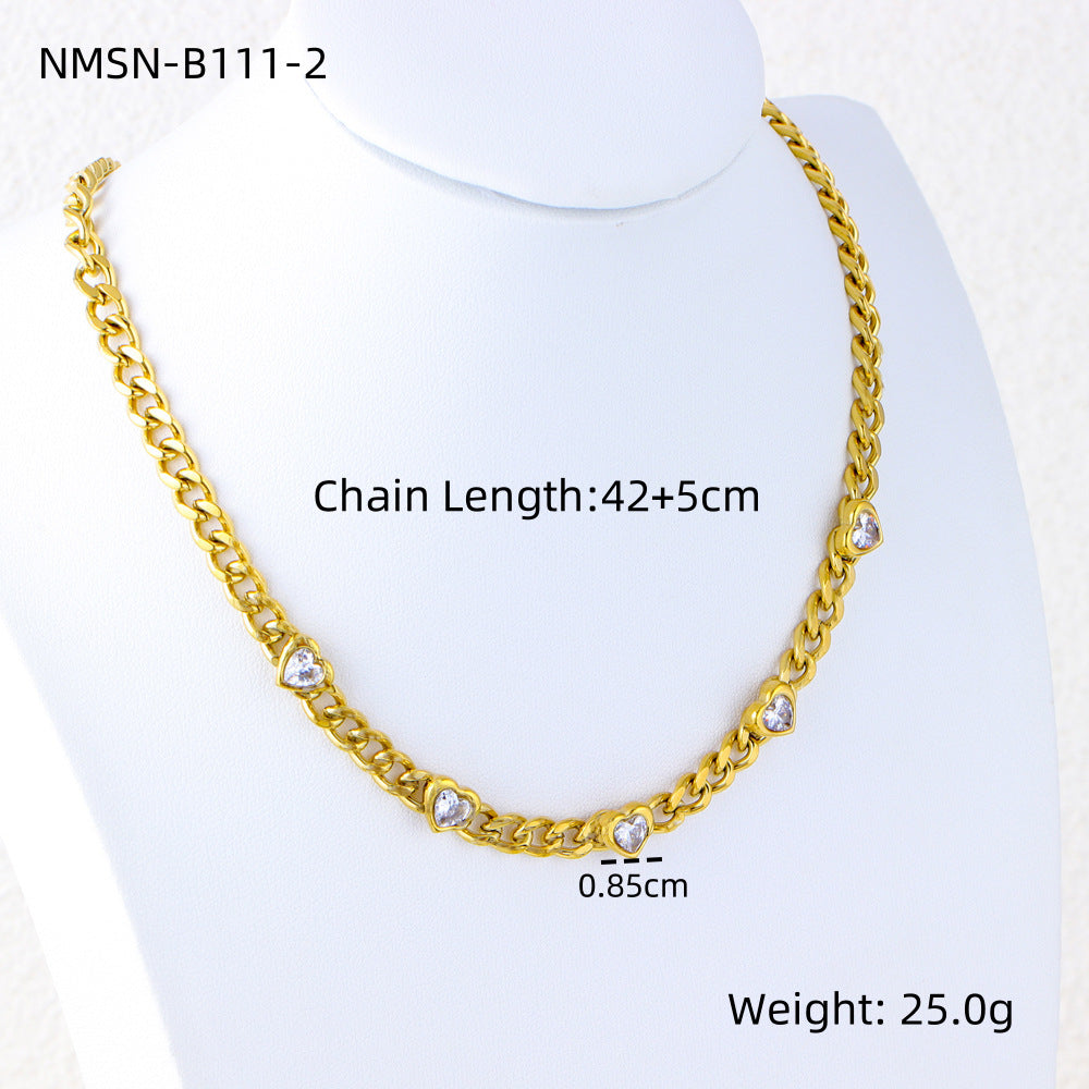 Collana Minimalista a Cuore in Acciaio al Titanio da Donna con Placcatura in Oro 18K e Intarsio di Zirconi Colorati