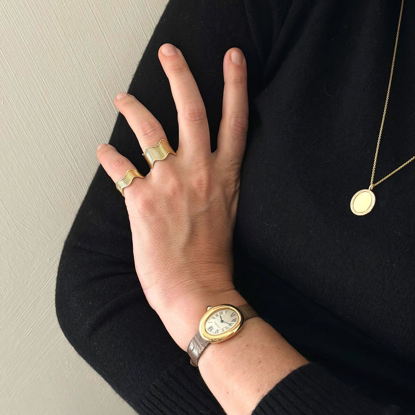 Anello Minimalista Geometrico in Acciaio al Titanio da Donna con Finitura Placcata, Fascia alla Moda in Acciaio Inossidabile Ipoallergenico