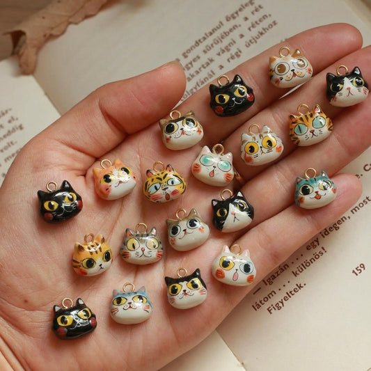 Charm a ciondolo in ottone placcato oro 14K con gatto fumetto vintage