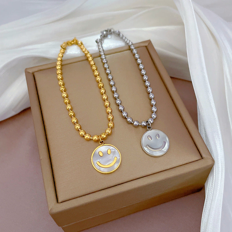 Retro Minimalist Round Disc Smile Shell Bead Bracelet for Women in Titanium Steel with Gold Plating and Wavy Texture