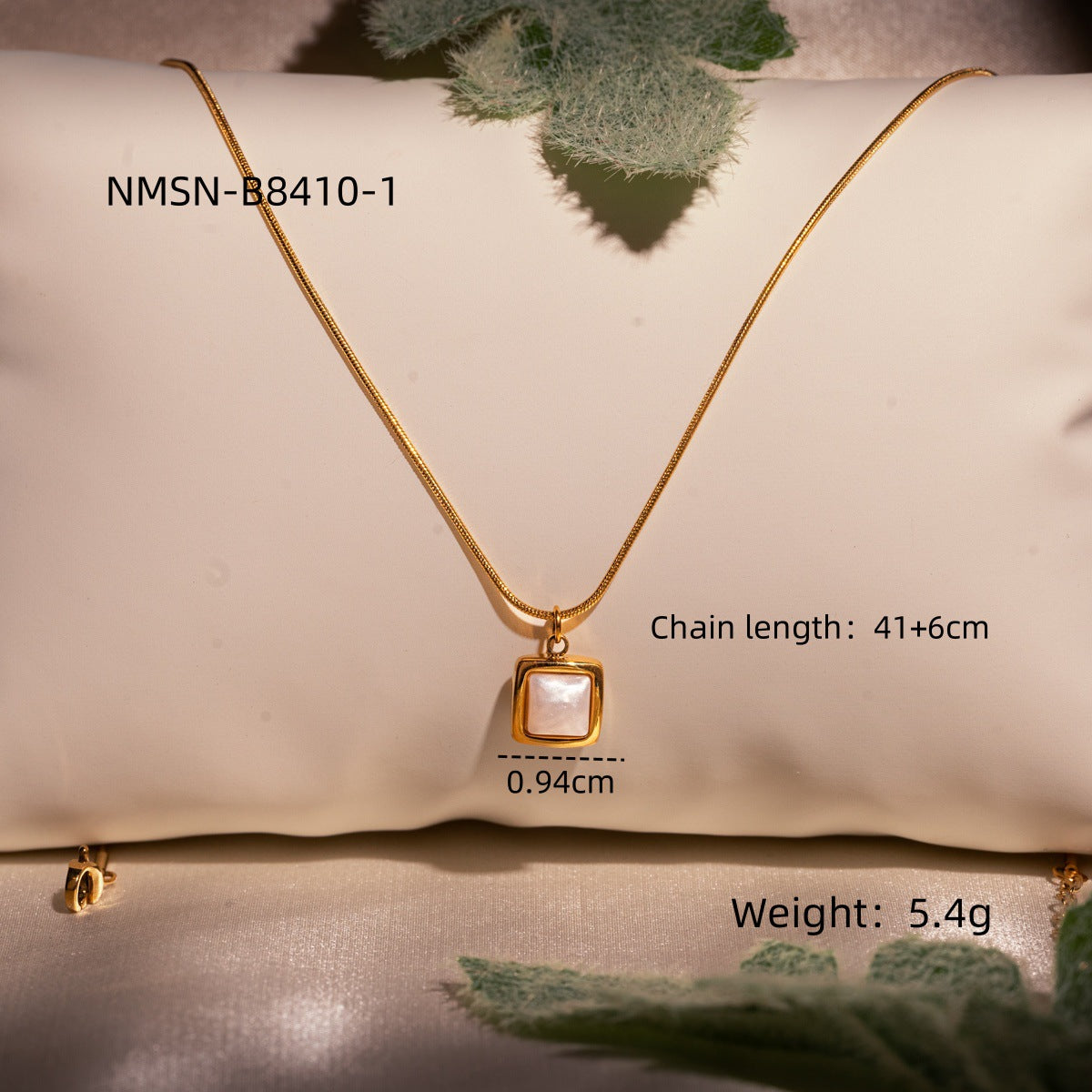 Collar con colgante de acero inoxidable con forma de corazón geométrico con incrustaciones de nácar para mujer, acabado chapado, cadena hasta la clavícula a la moda para la oficina