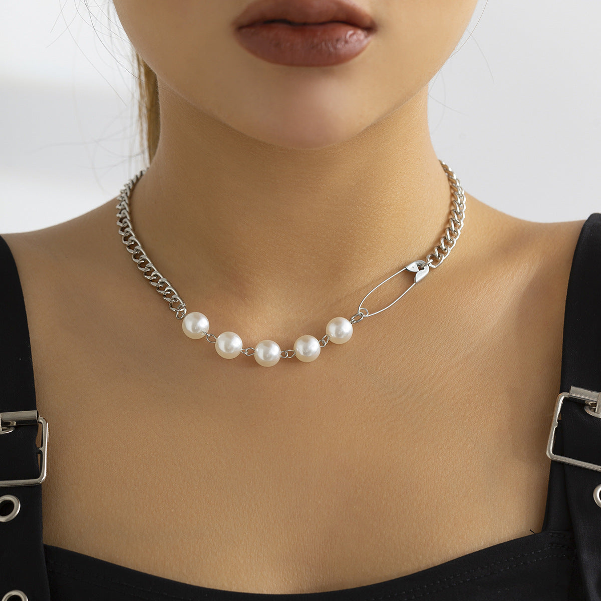 Minimalist Sweet Plated Alloy Faux Pearl Paperclip Pendant Necklace with Curb Chain for Women