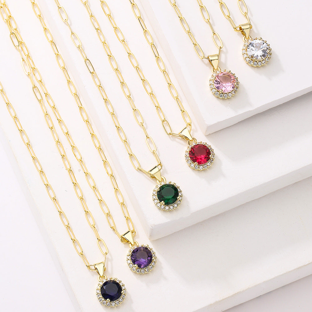 Collana con ciondolo geometrico minimalista da donna in ottone con placcatura in oro 18 carati e intarsio di zirconi