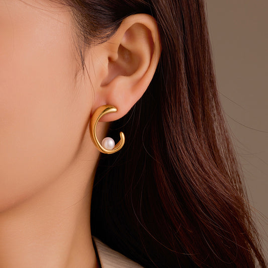 Fashionable Irregular Crescent Moon Pearl Stainless Steel Earrings for Women with Plated Finish