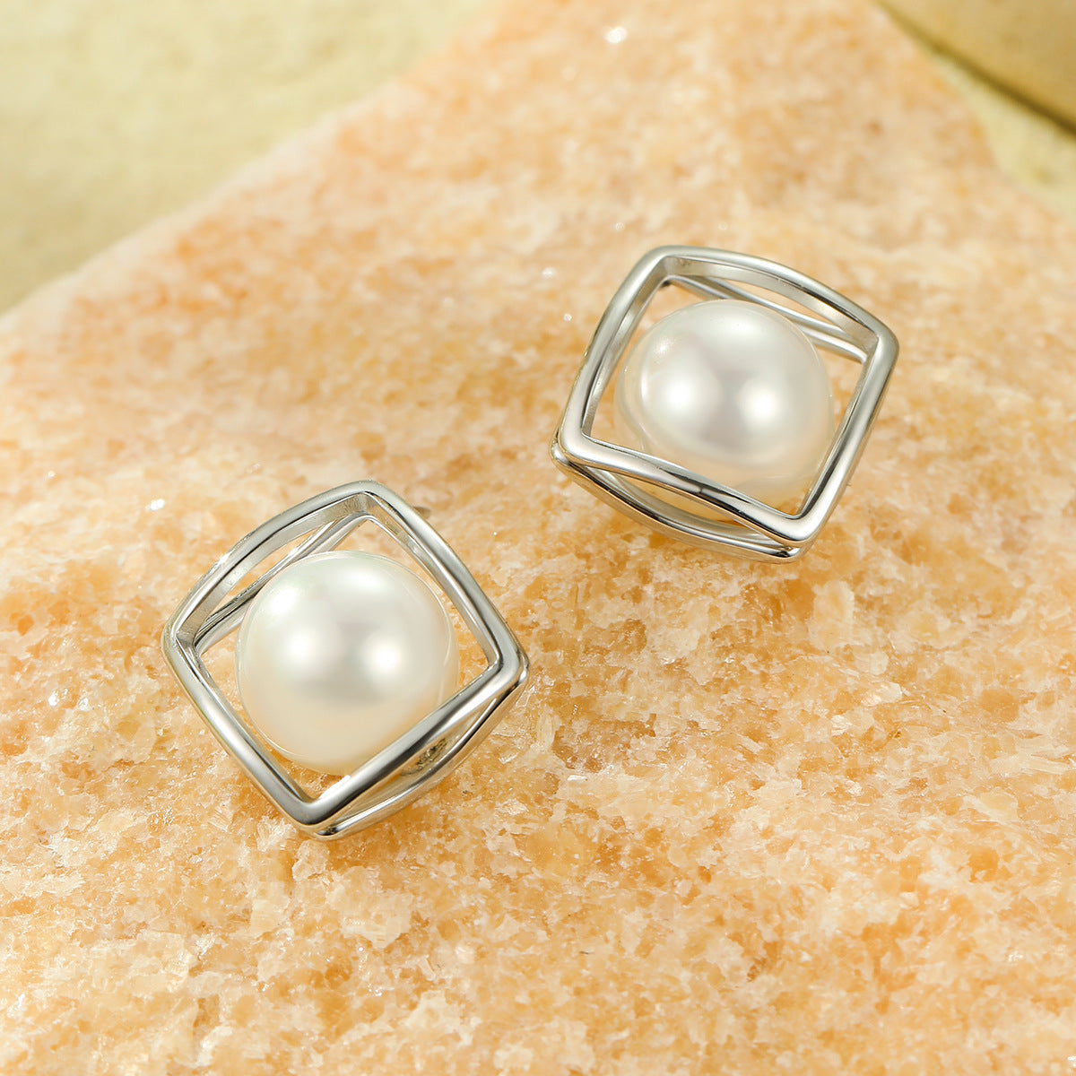 Pendientes Minimalistas Cuadrados de Acero Inoxidable con Baño de Oro e Incrustaciones de Perlas para Mujer
