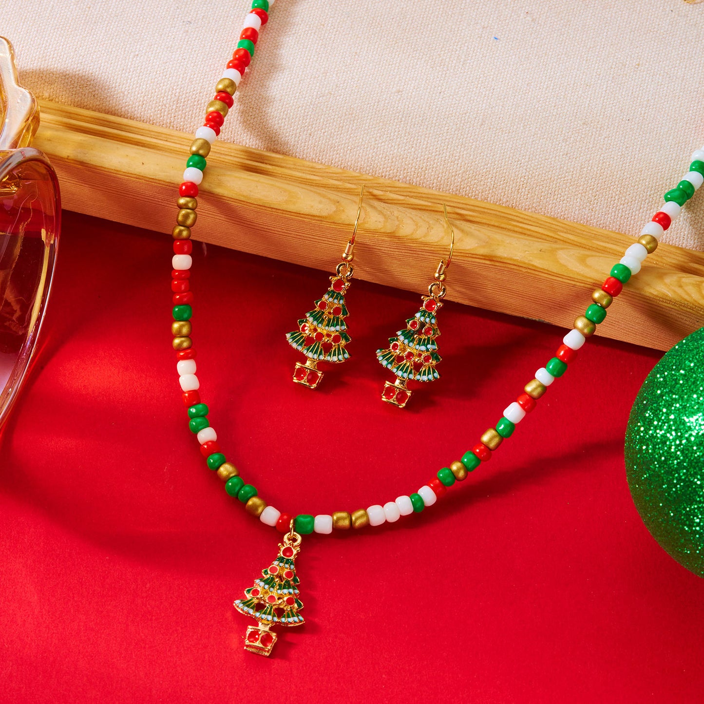 Set di Collana e Orecchini con Ciondoli ad Albero di Natale e Fiocco di Neve, Finitura Smaltata in Lega per Donna