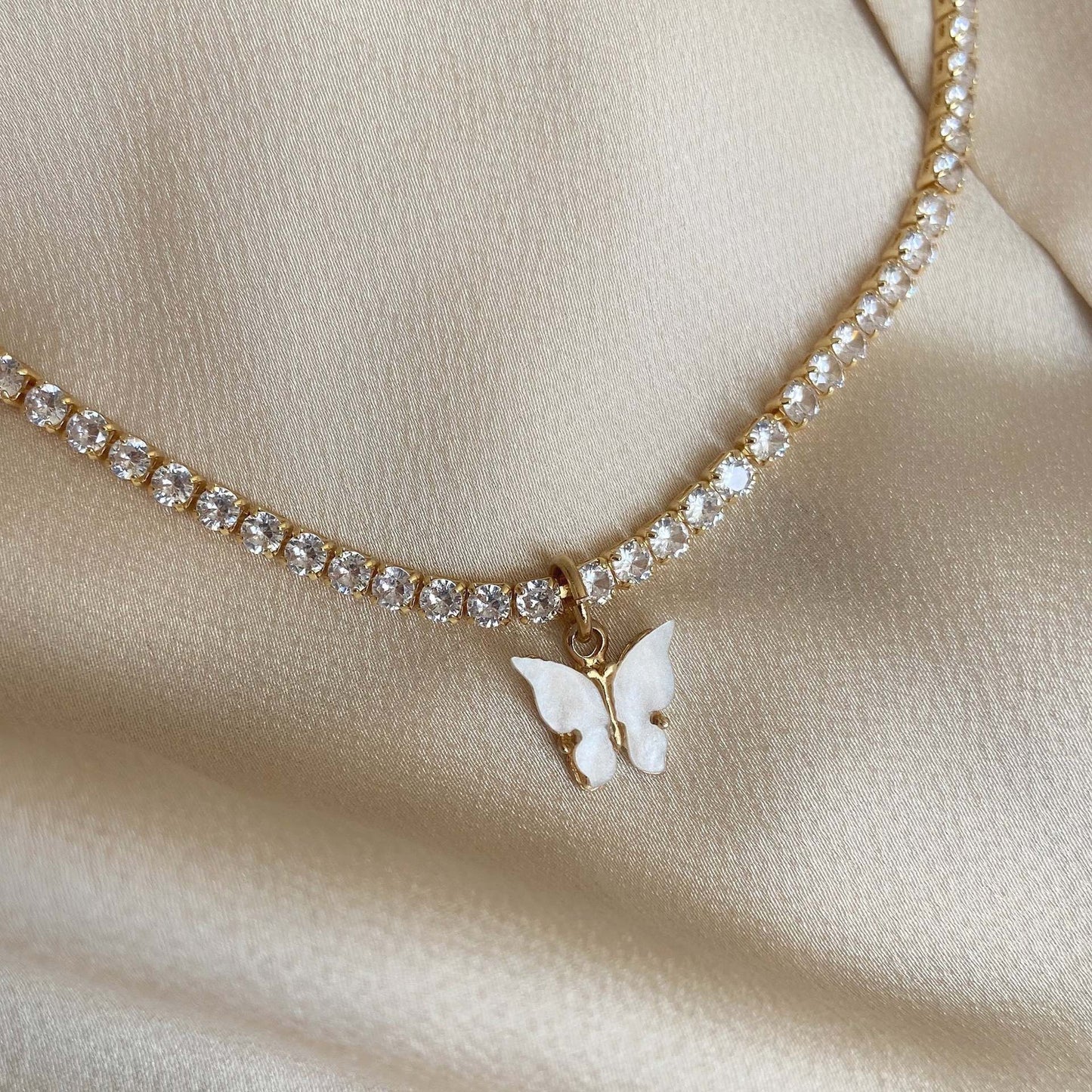 Romantic French-Style Butterfly Pendant Necklace in Titanium Steel with Vacuum Electroplating, Lightweight Luxury Sweater Chain in O-Chain Style