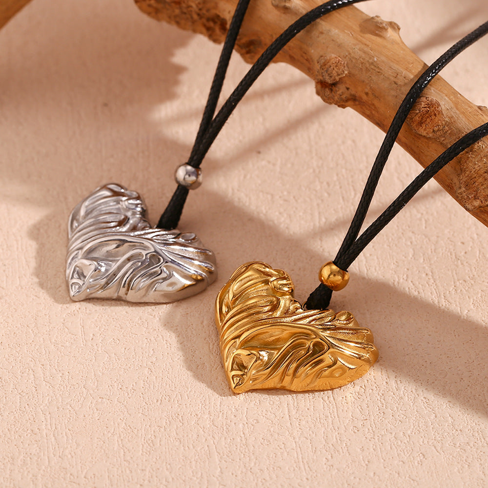 Fashionable Minimalist Heart-Shaped Stainless Steel Pendant Necklace for Women with 18K Gold Plating and Braided Leather Cord
