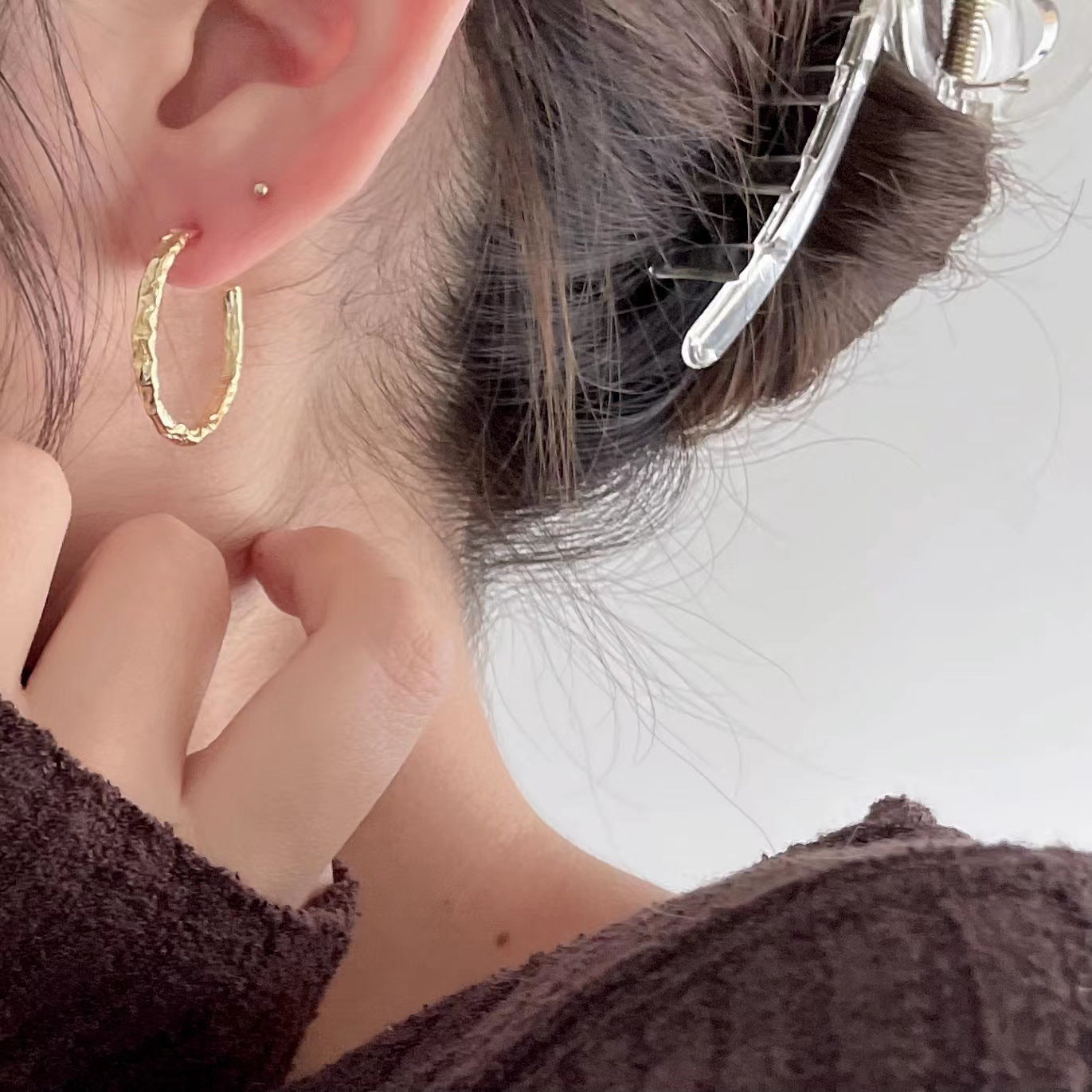 Pendientes Minimalistas de Plata de Ley 925 con Lágrima y Perla Incrustada