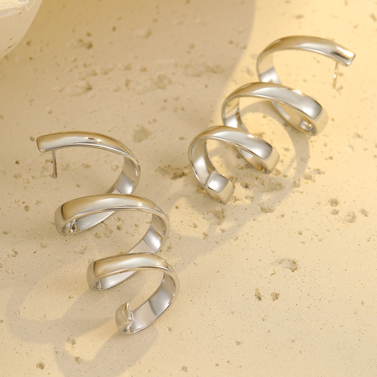 Minimalist Retro Spiral Geometric Stainless Steel Ear Studs for Women with Plated Finish