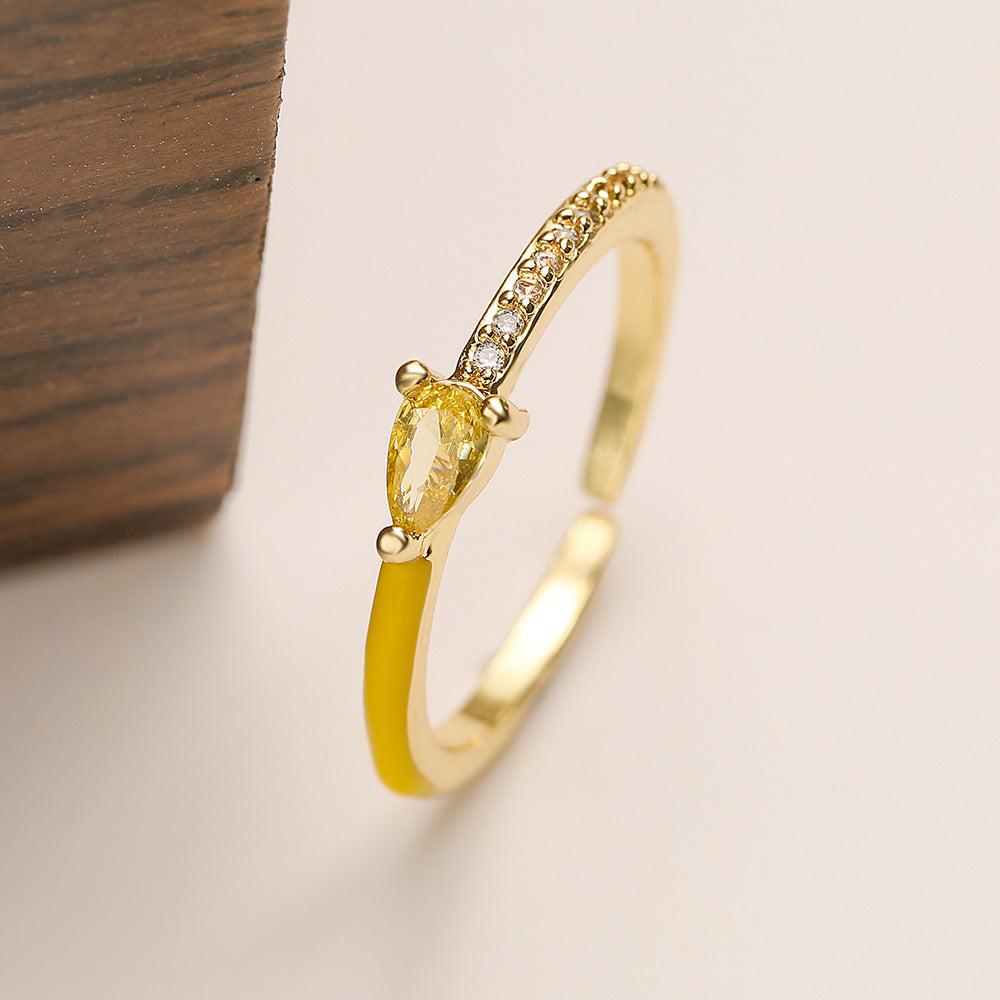 Anello da donna minimalista geometrico in rame placcato oro 18K con finitura smaltata