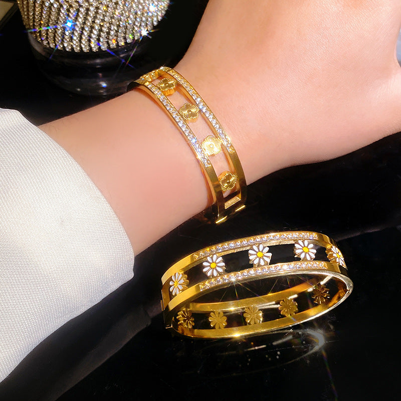 Trendy Minimalist Luxury Laser Plated Floral Titanium Steel Bracelet for Women
