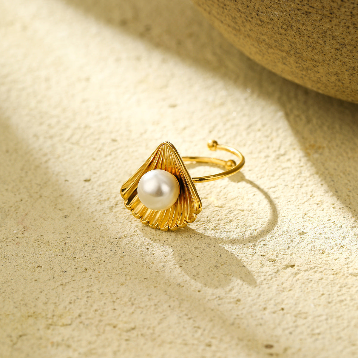 Fashionable Titanium Steel Ring with Pearl Accent, Electroplated for Fade-Resistant Wear, Elegant and Versatile Women's Jewelry
