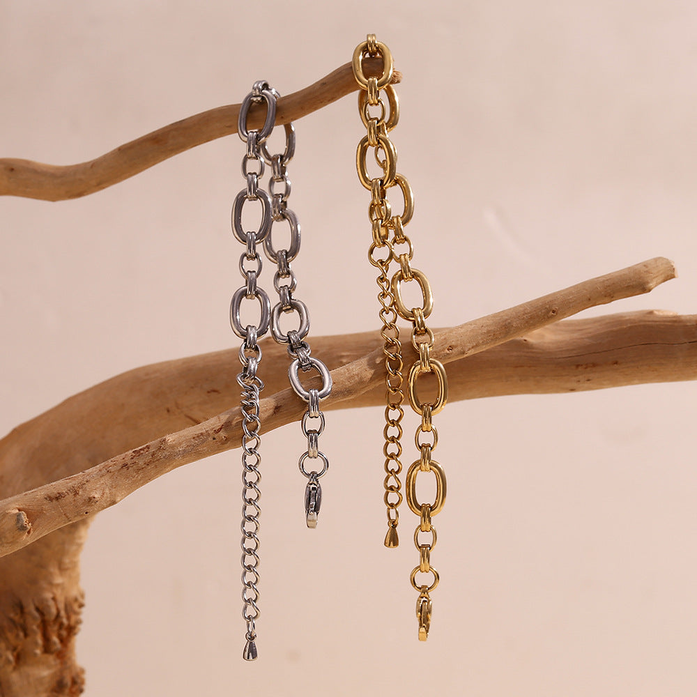 Pulsera de acero inoxidable geométrica minimalista chapada en oro de 14 quilates con forma de O grande para mujer